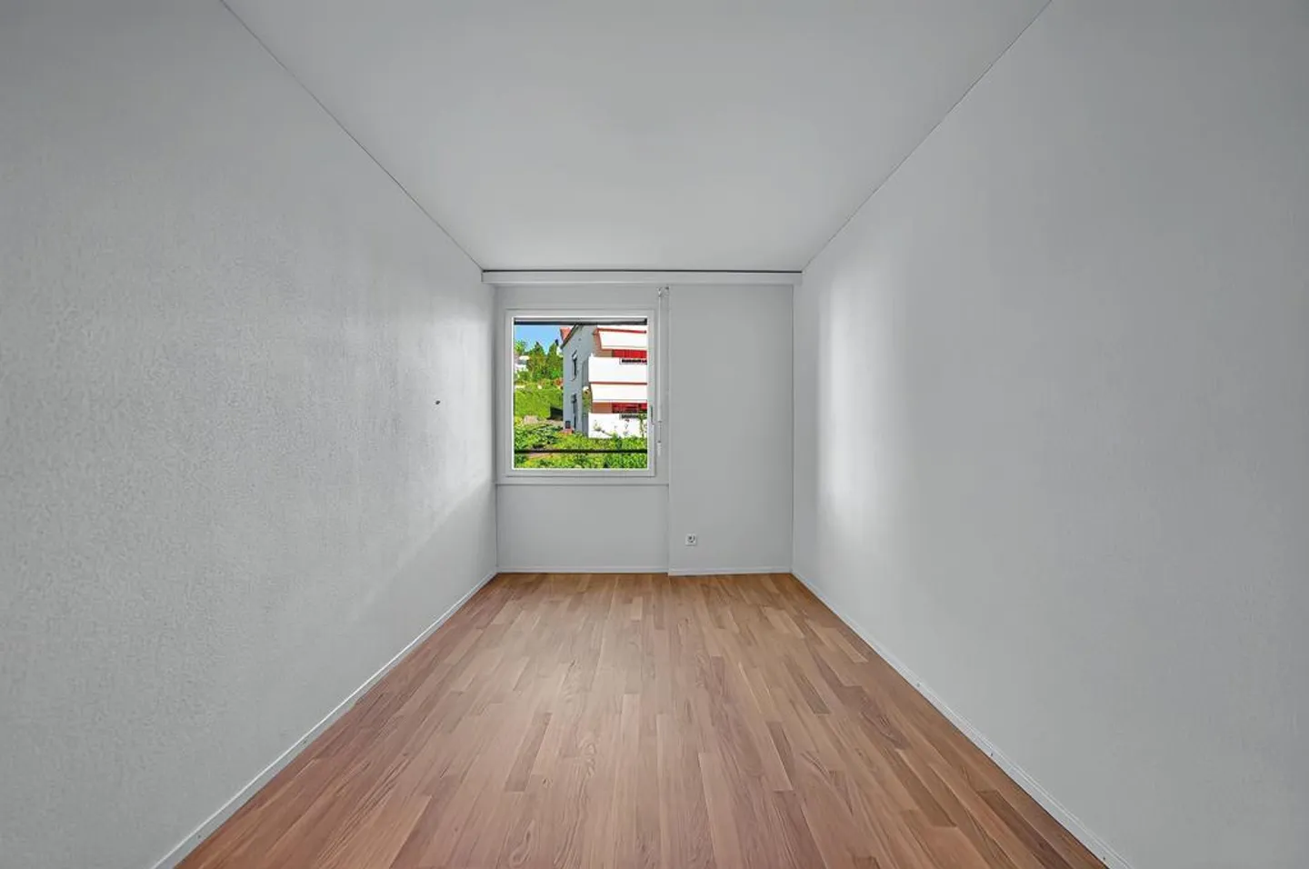 Moderne 4.5-Zimmerwohnung mit Balkon - Foto 4 von 10