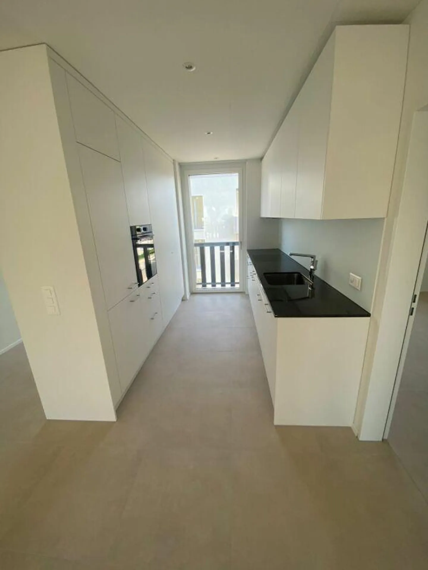 Beautiful nearly new 3.5-room apartment on the 1st floor with winter garden - Photo 2 of 10