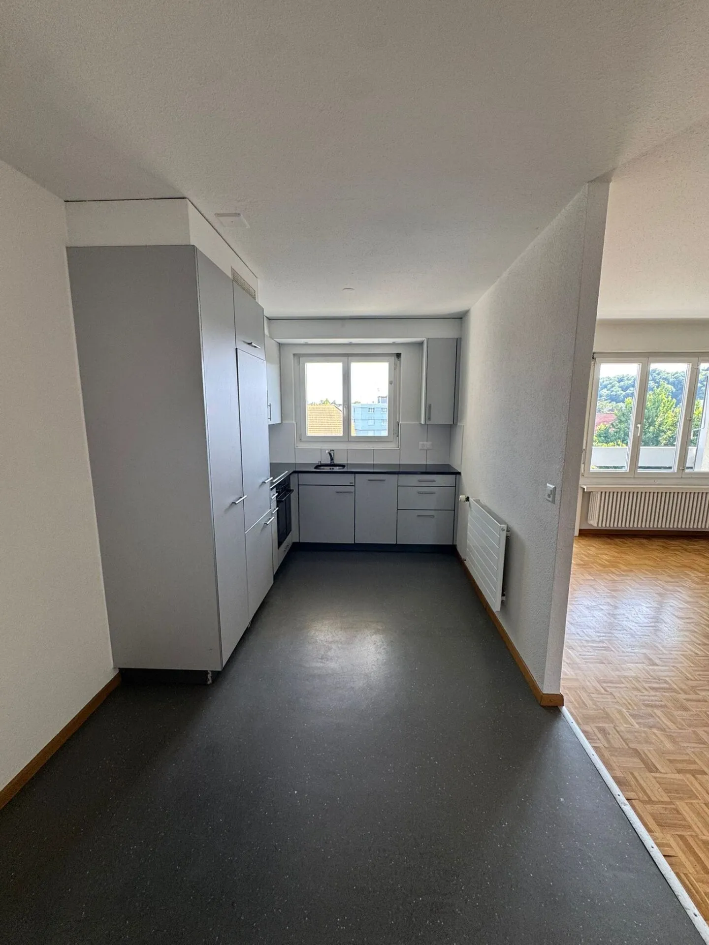 Apartment for rent - Photo 4 of 10