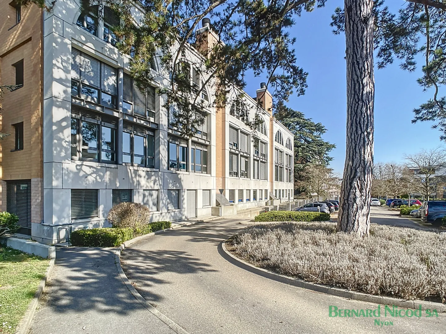 Modernes Büro in Nyon - Foto 2 von 12