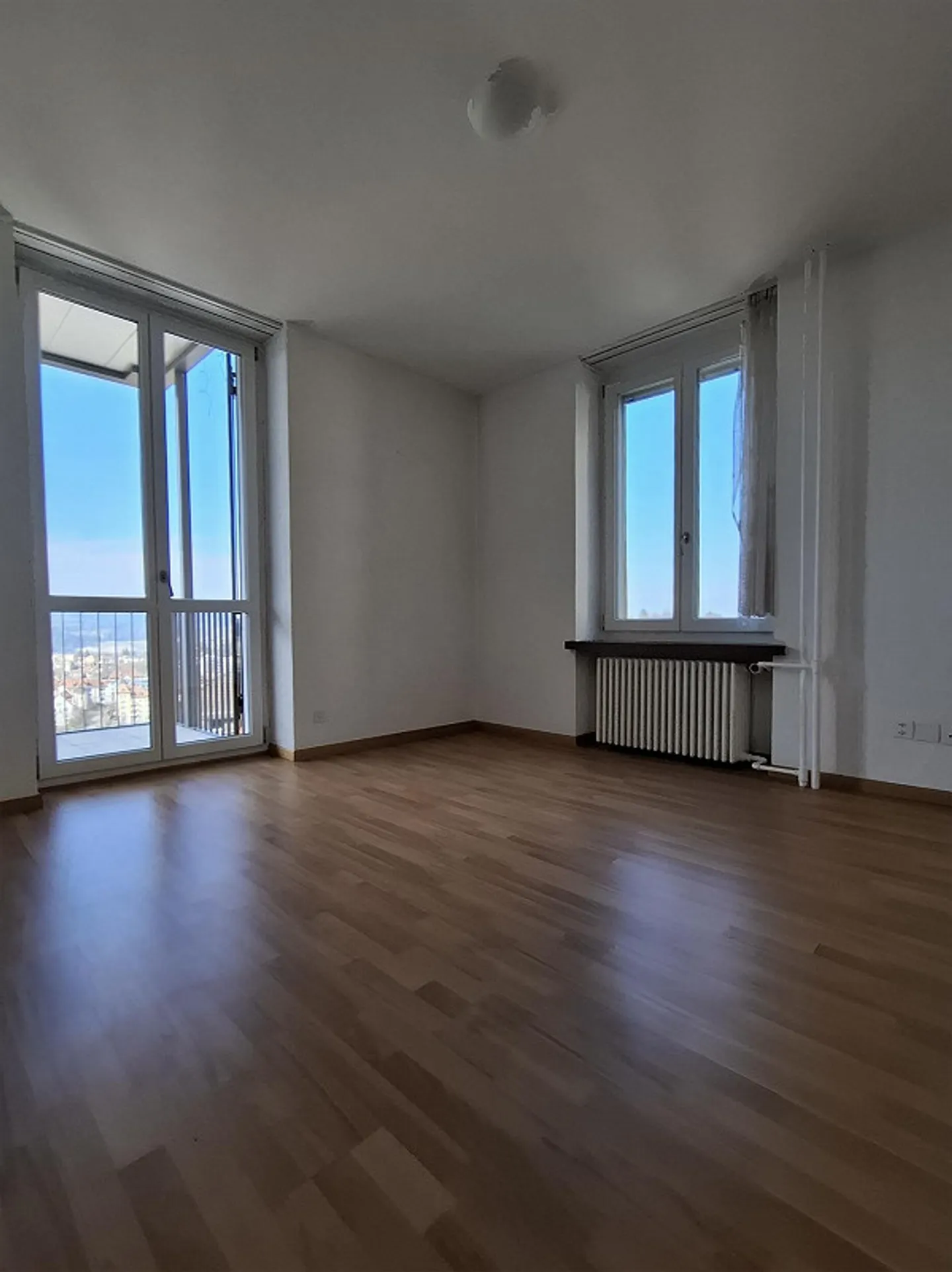 Appartement au rez-de-chaussée de 2 1/2 pièces - Photo 1 sur 13