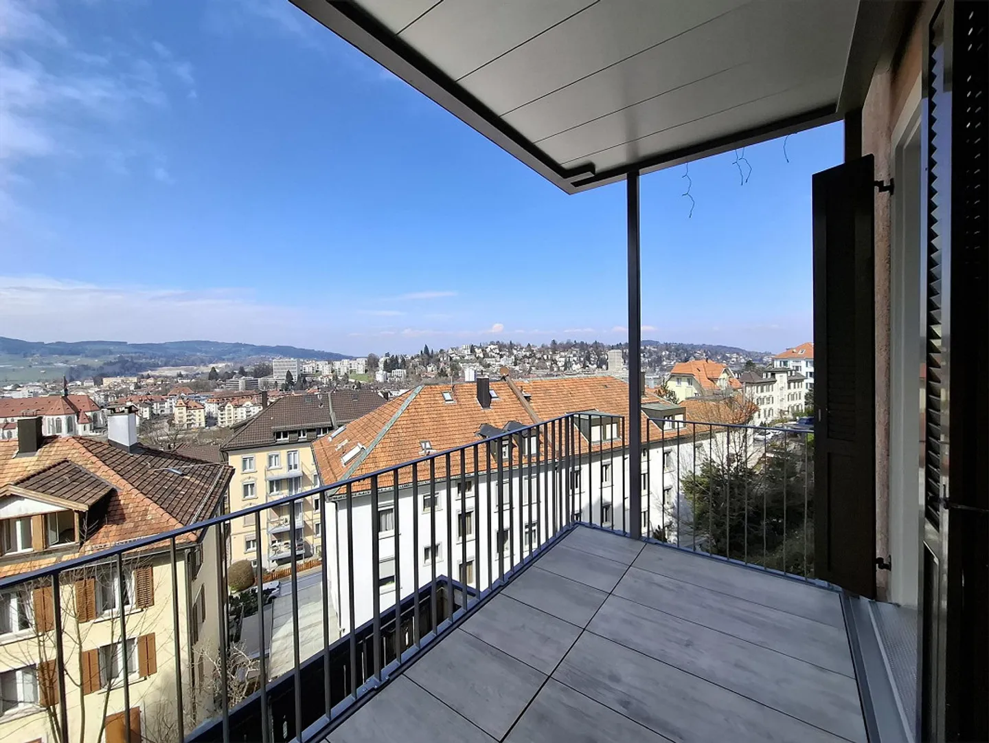 Appartement au rez-de-chaussée de 2 1/2 pièces - Photo 3 sur 13