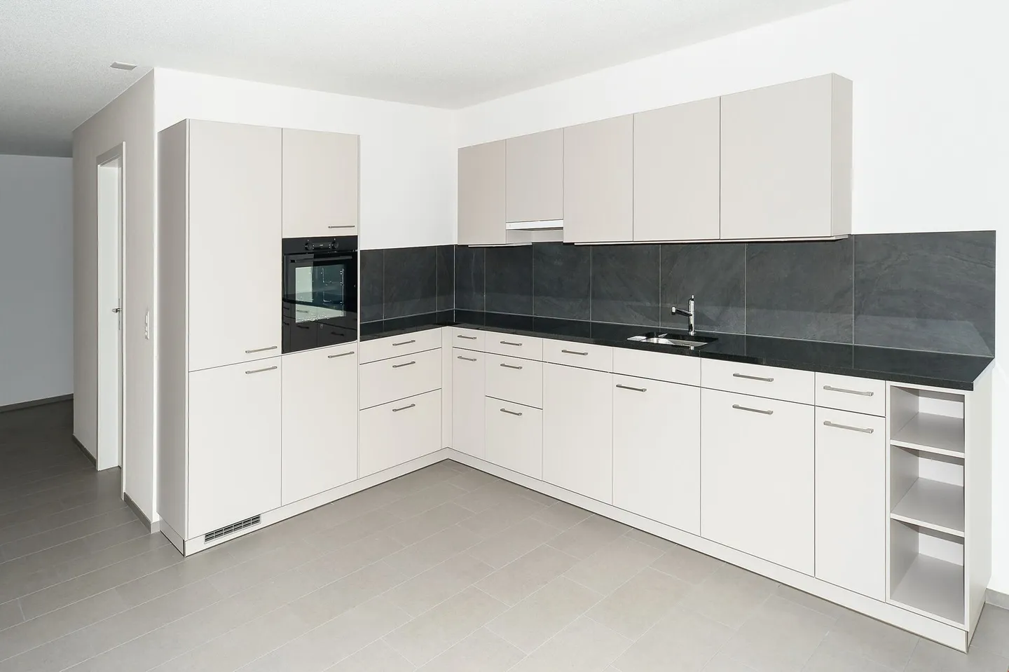 Appartamento moderno di 3,5 locali al piano terra con 110 m² di superficie abitabile - Foto 1 di 10