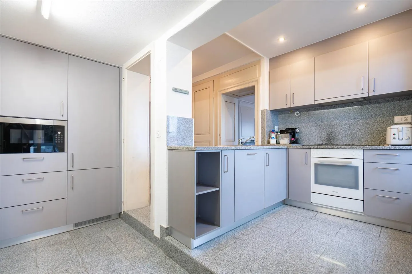 Edificio in affitto con 4 appartamenti e un fienile - Foto 5 di 8