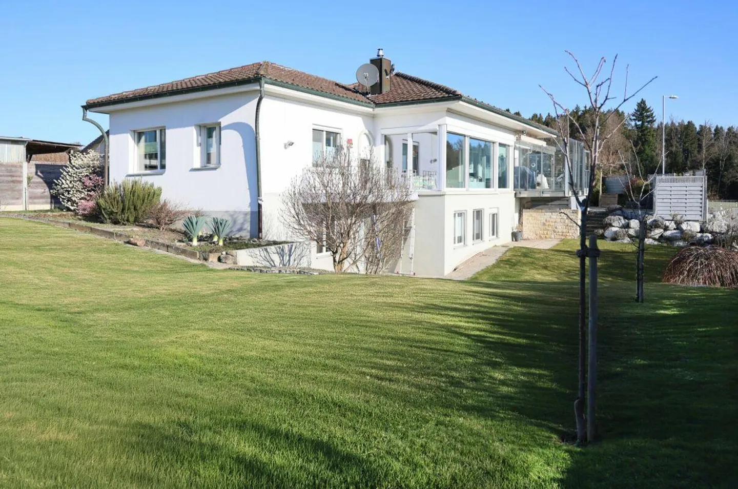 7.5-room single-family house with stunning views - Photo 1 of 15