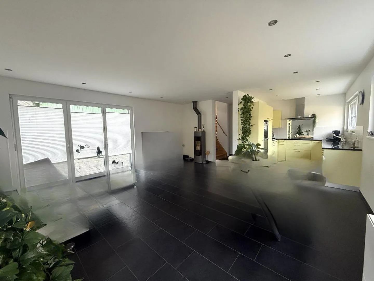 Moderna casa unifamiliare di 5,5 stanze con grande terrazza e molte stanze accessorie - Foto 3 di 17