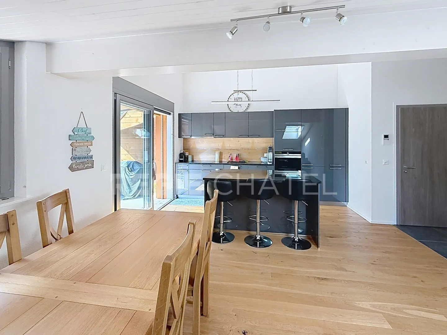 Charming 2.5-room apartment under the roofs - Photo 5 of 8