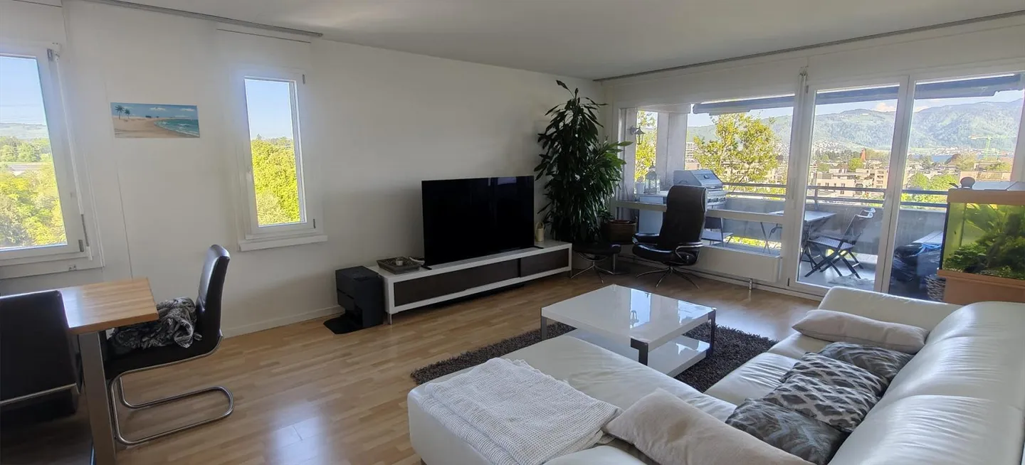 2 Rooms in Large Apartment in Cham - Photo 4 of 5