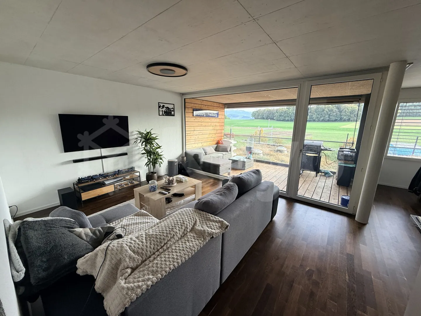 Spacious 3.5 Room Apartment - Photo 3 of 4