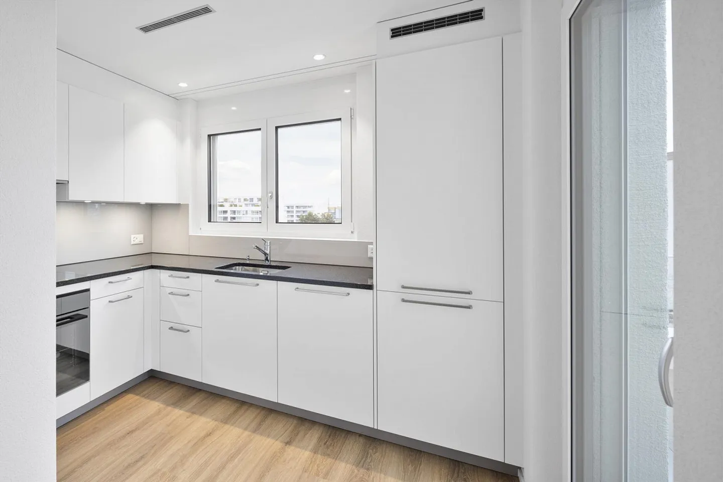 Moderne Attikawohnung in Zürich - Foto 5 von 15