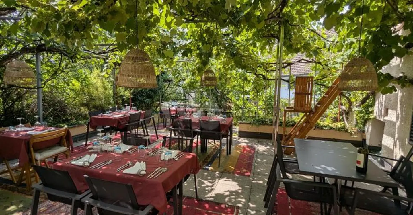 RISTORANTE CON TERRAZZA E DUE APPARTAMENTI - Foto 4 di 6