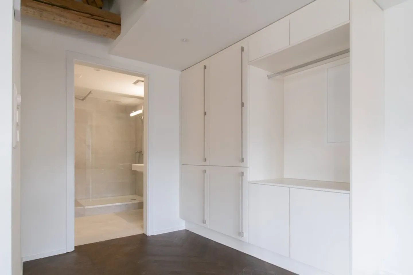 Attractive 2-room apartment near the city center - Photo 2 of 6