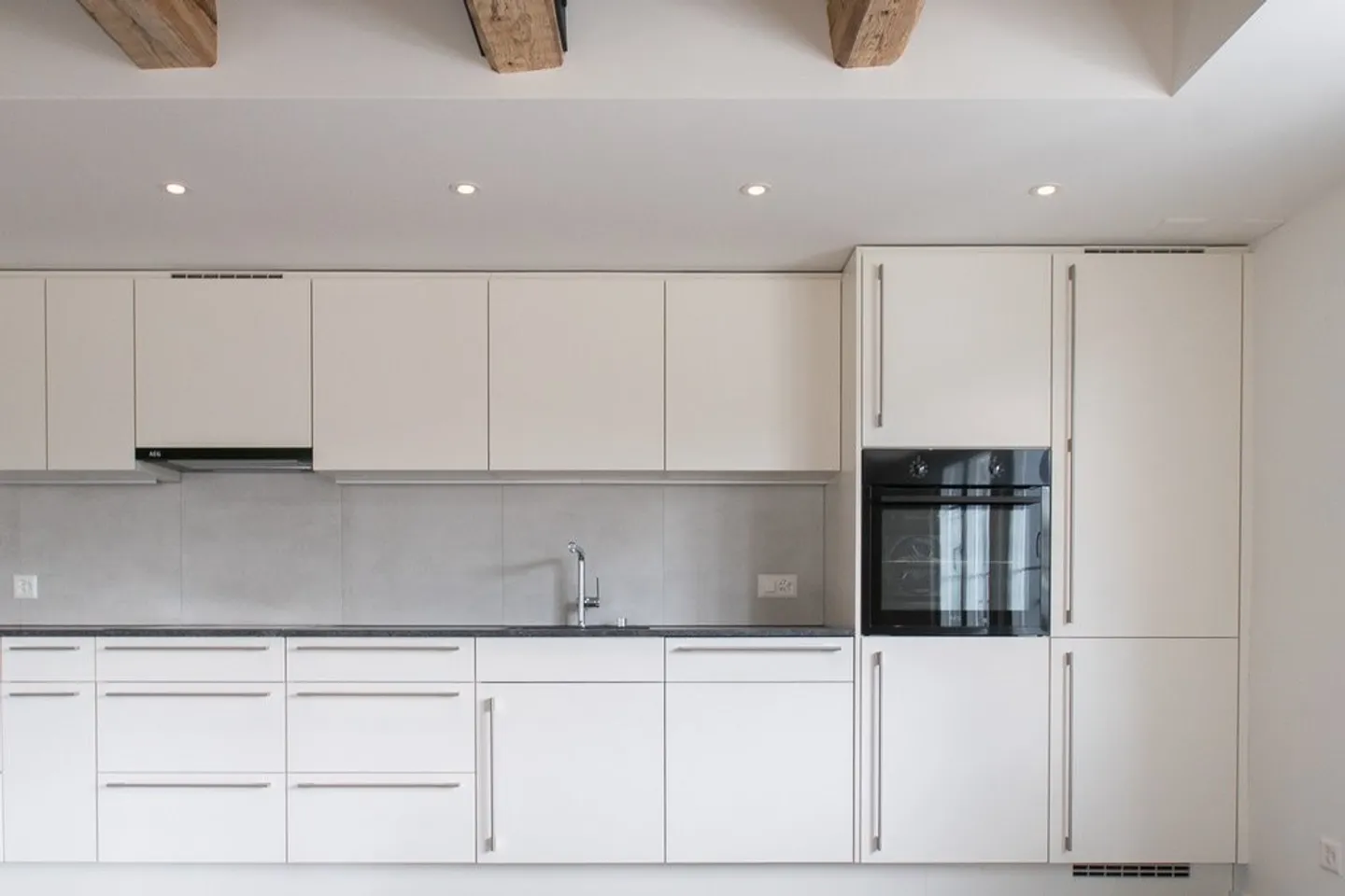 Attractive 2-room apartment near the city center - Photo 3 of 6