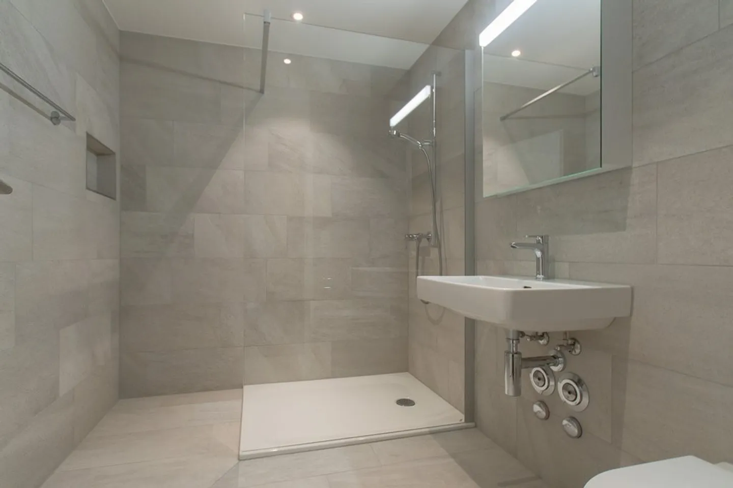 Attractive 2-room apartment near the city center - Photo 5 of 6