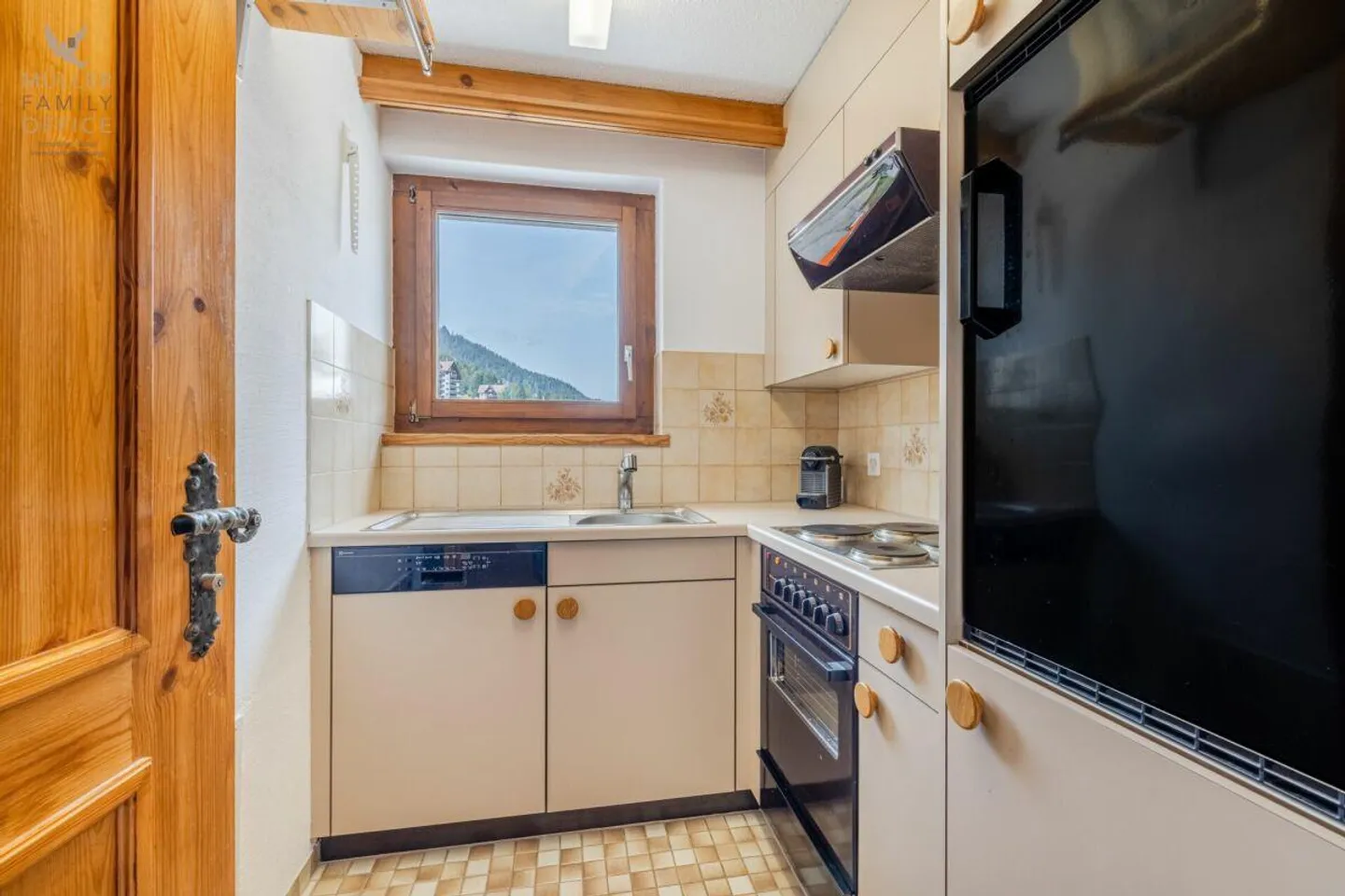 Charming 2 1/2 room apartment with breathtaking panoramic views in... - Photo 8 of 14