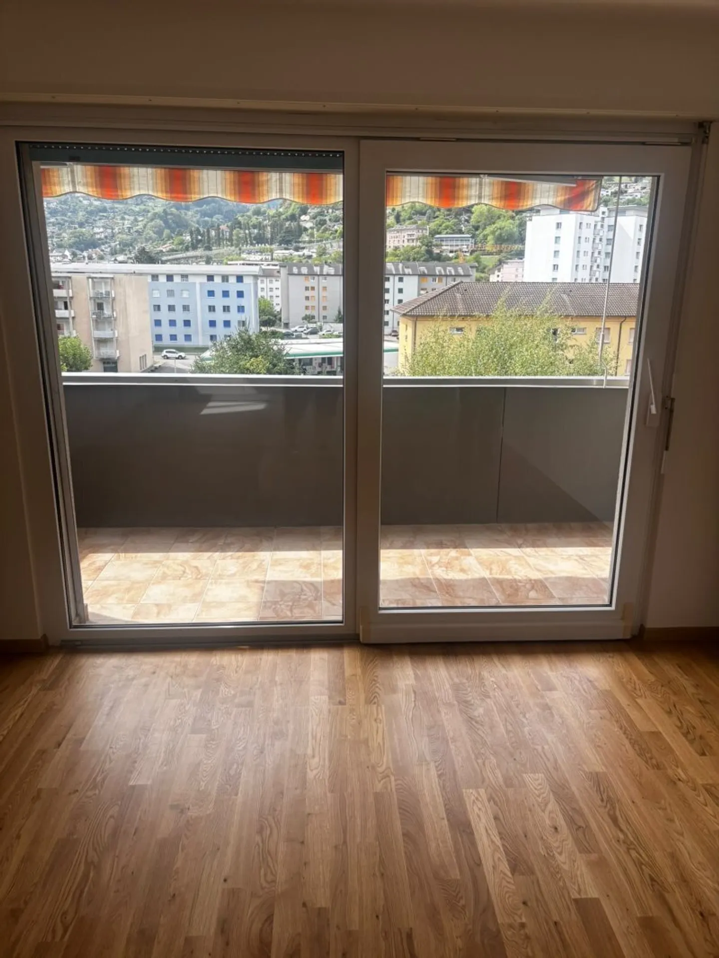 Appartement rénové 3,5 pièces - Photo 3 sur 8