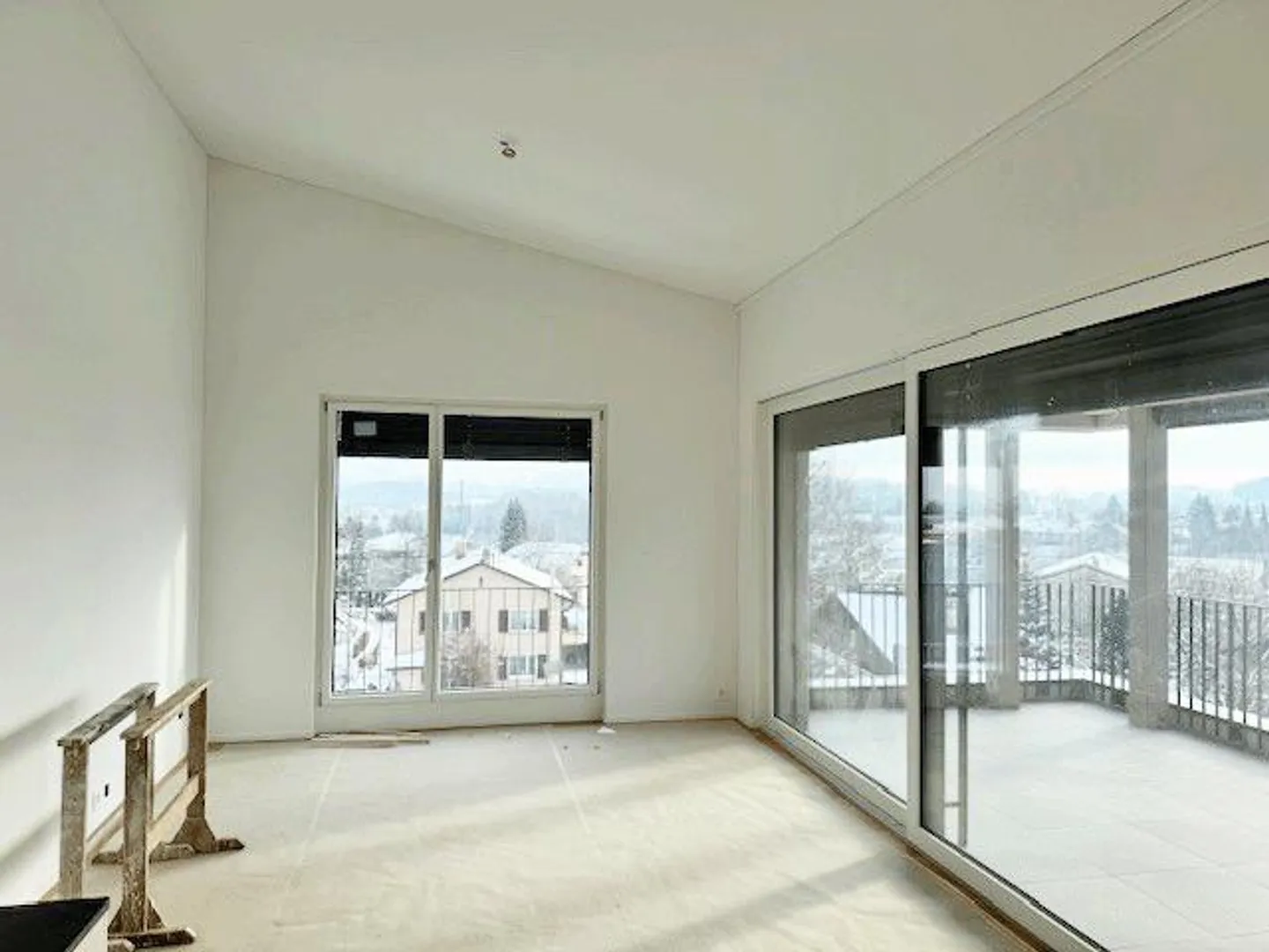 FIRST OCCUPANCY ... new - modern - central - Photo 6 of 12