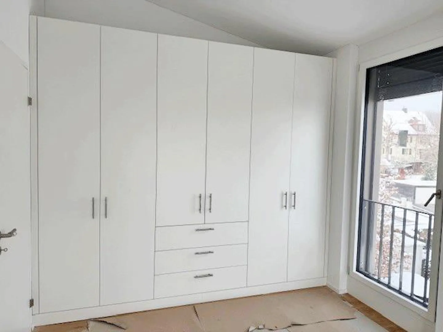 FIRST OCCUPANCY ... new - modern - central - Photo 11 of 12