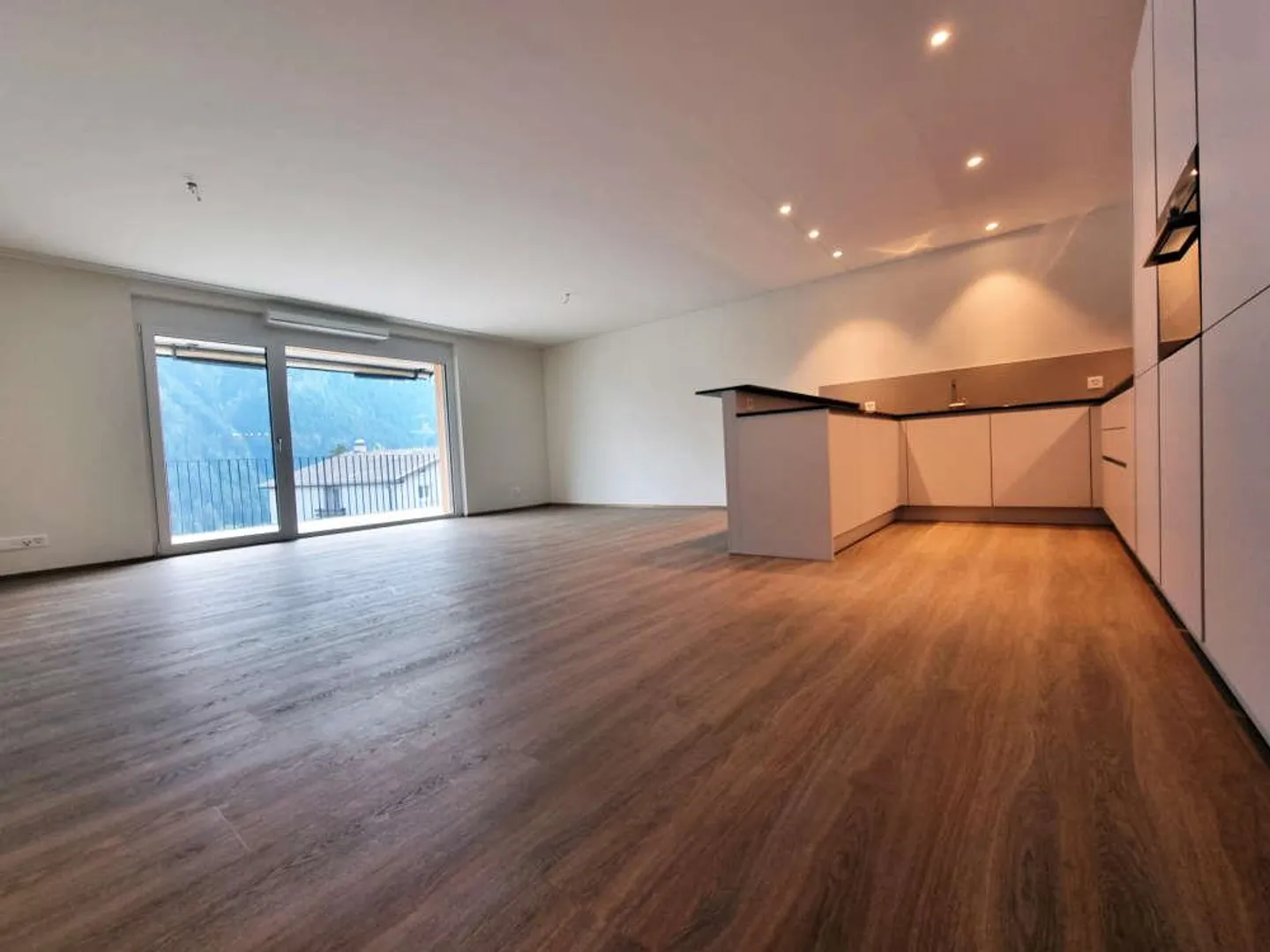 Belle première appartement spacieux avec vue - Photo 2 sur 21