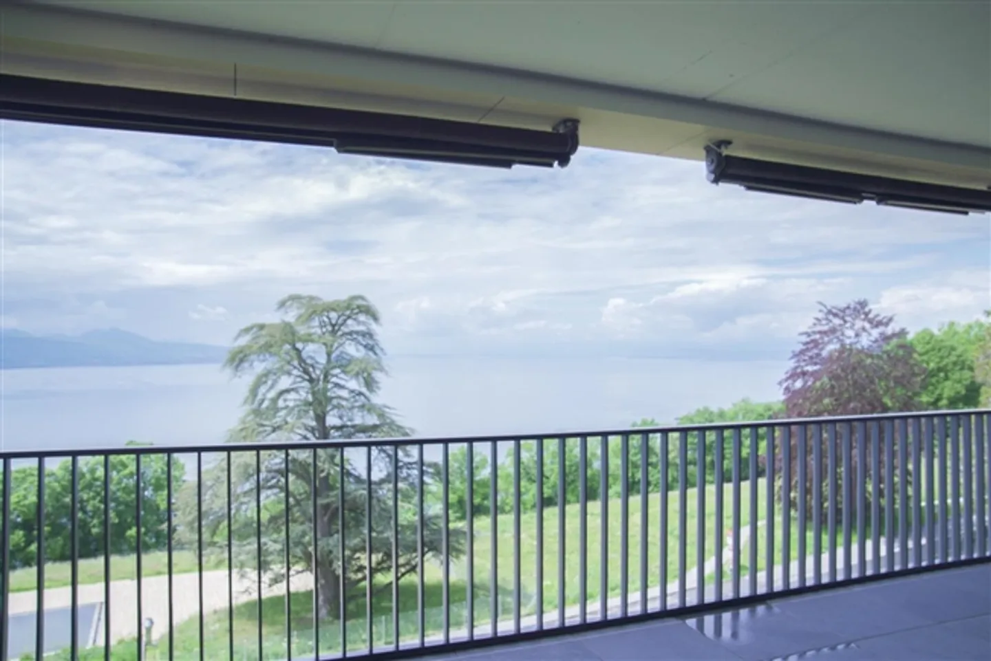 «Wunderschönes 5.5-Zimmer-Penthouse mit aussergewöhnlichem Blick auf den Genfersee» - Foto 2 von 11