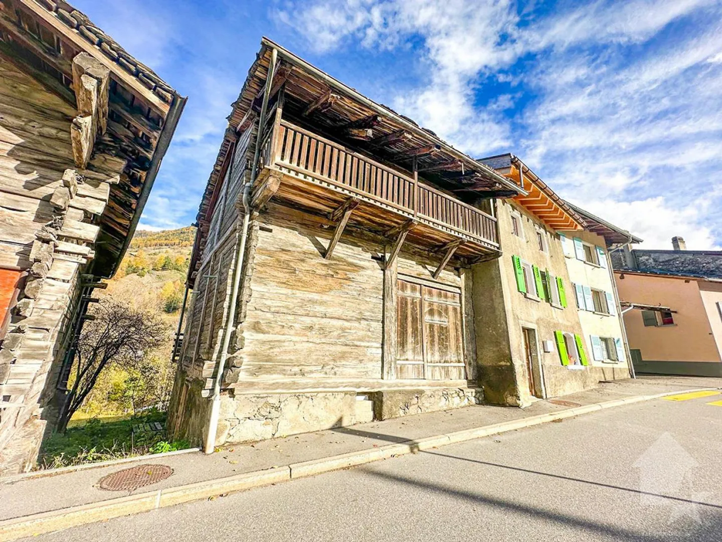 Barn to be transformed into a main residence in Orsières - Photo 1 of 1