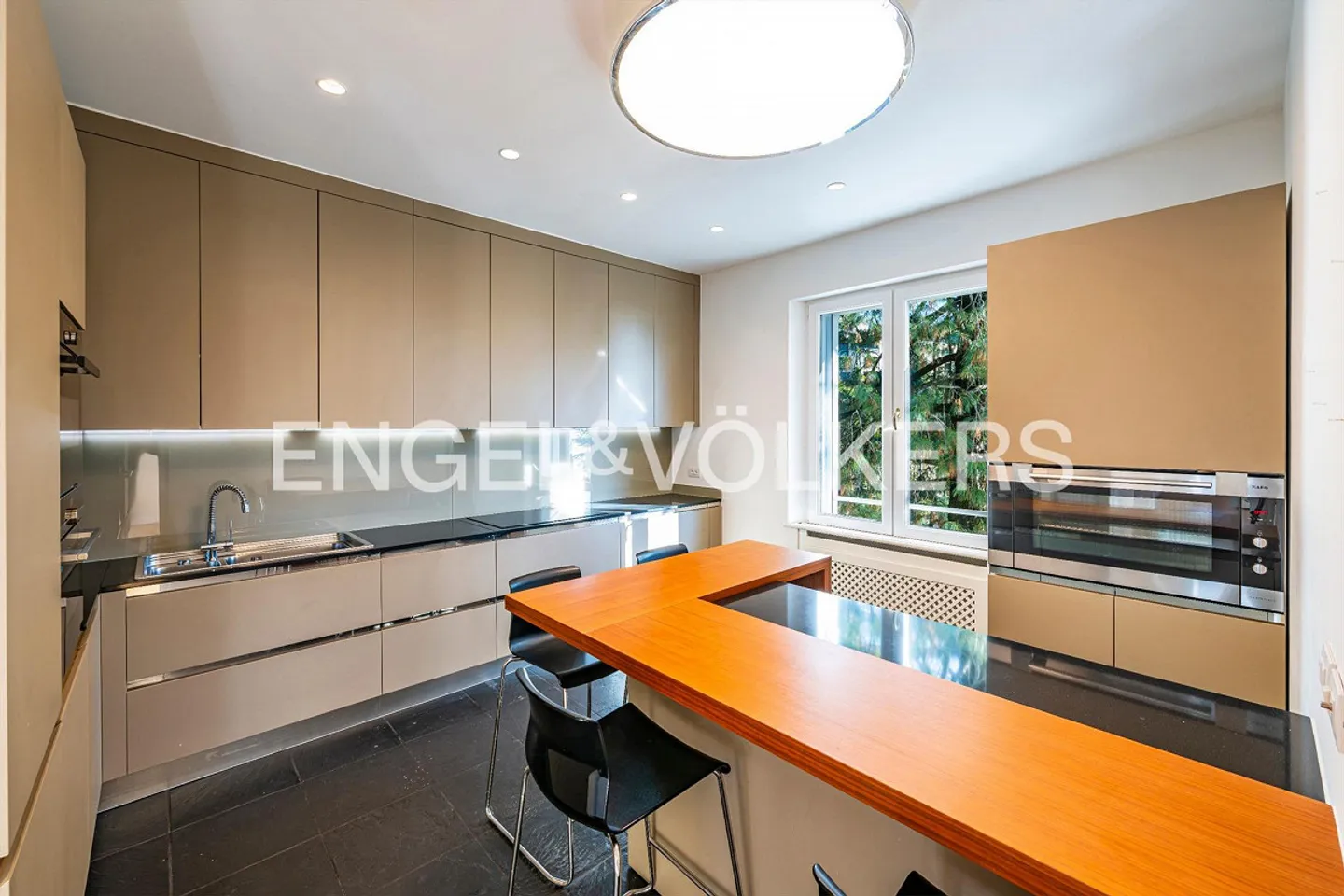 Charmante Villa mit Seesicht - Foto 6 von 13