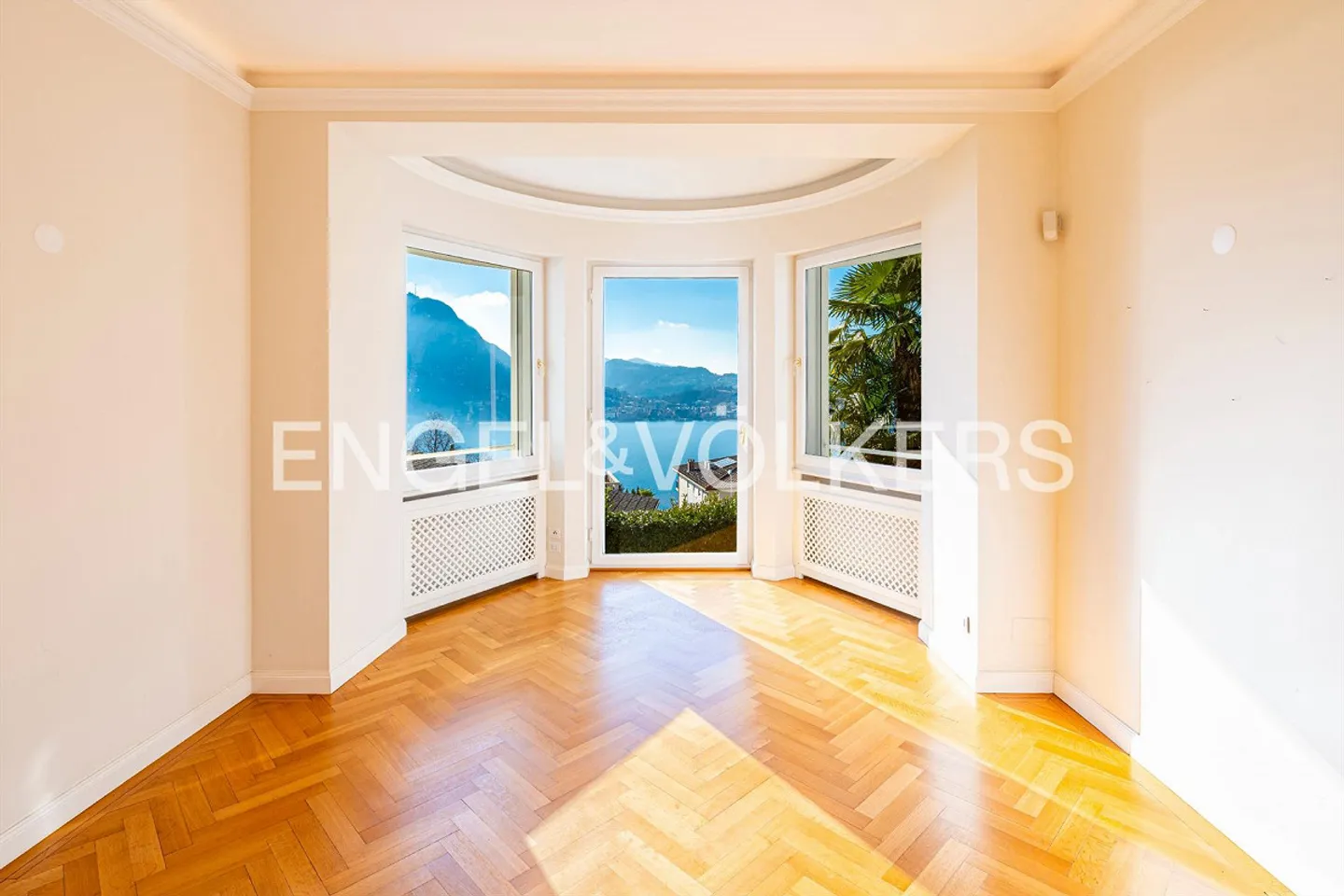 Charmante Villa mit Seesicht - Foto 7 von 13