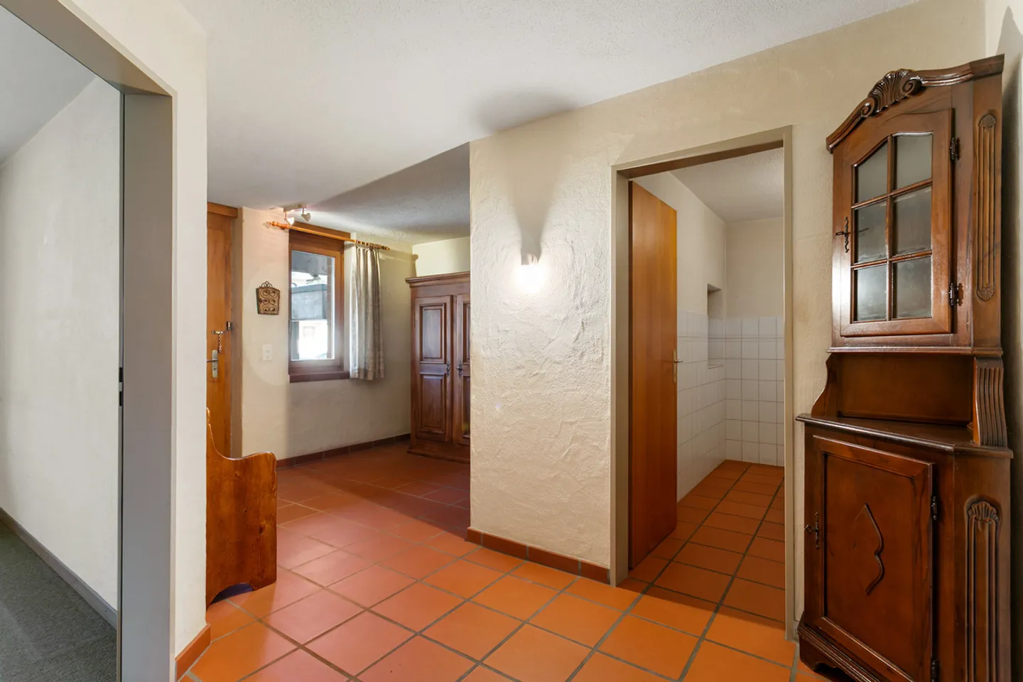 Spacious living with versatile usage options - Photo 2 of 8