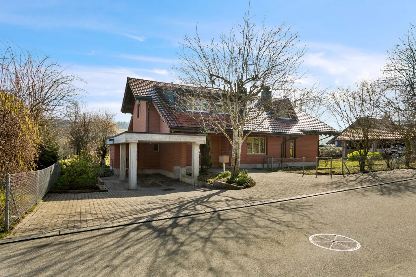 Spacious living with versatile usage options - Photo 1 of 8