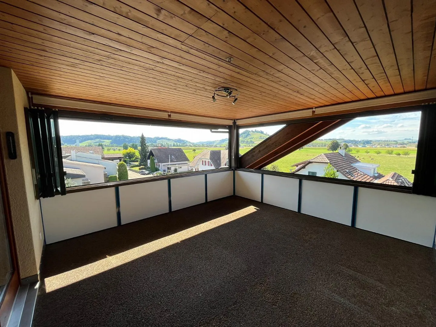 Spacious, bright 2.5 room apartment in Ettiswil - Photo 4 of 7