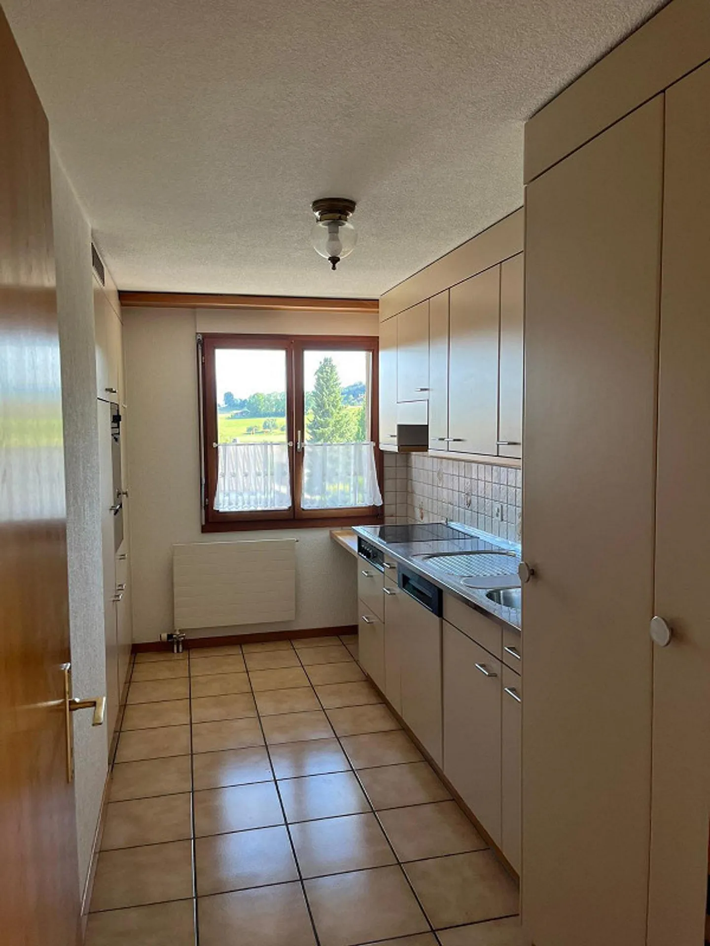 Spacious, bright 2.5 room apartment in Ettiswil - Photo 5 of 7