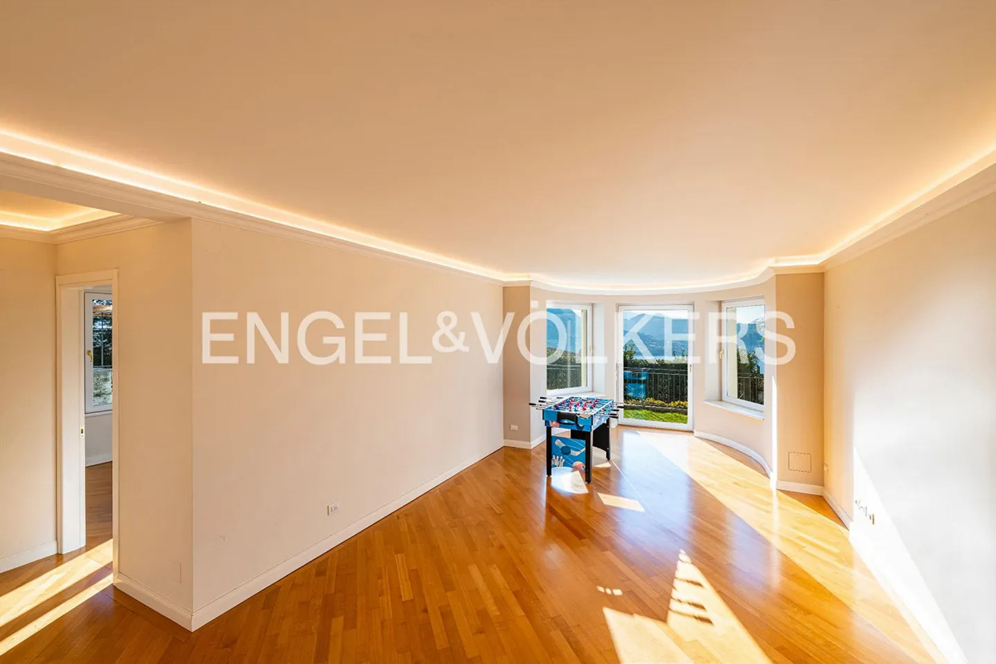 Charmante Villa mit Seesicht - Foto 11 von 13