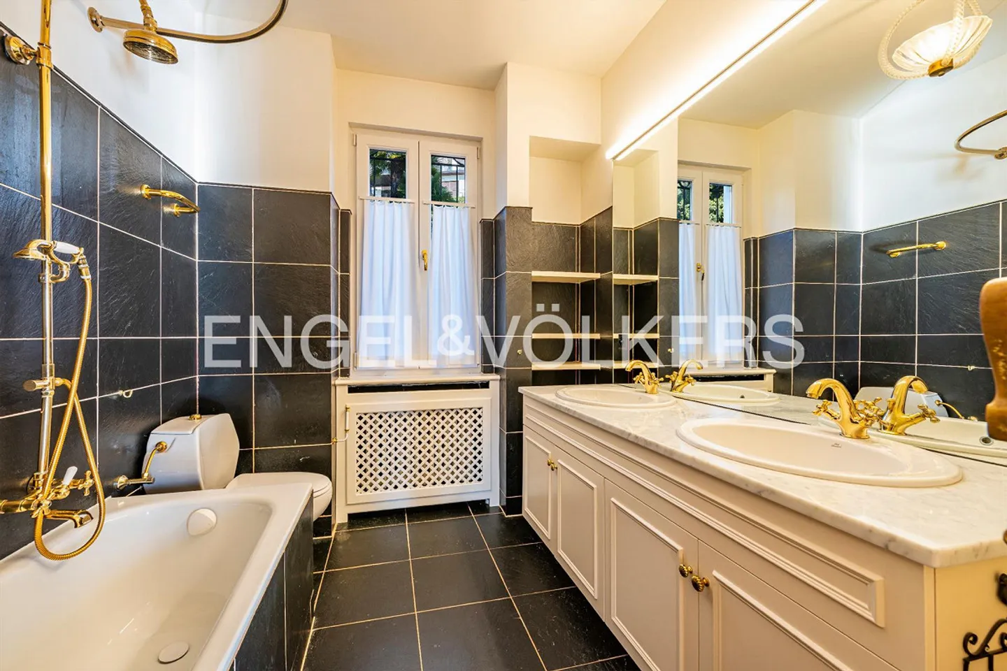 Charmante Villa mit Seesicht - Foto 12 von 13