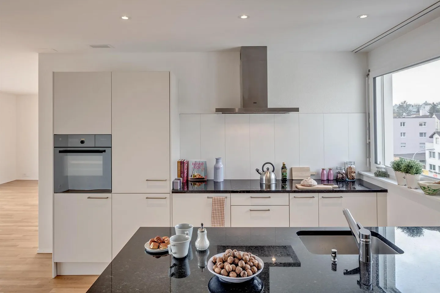 Beautiful 4.5-room penthouse apartment in Neuhausen! - Photo 3 of 12