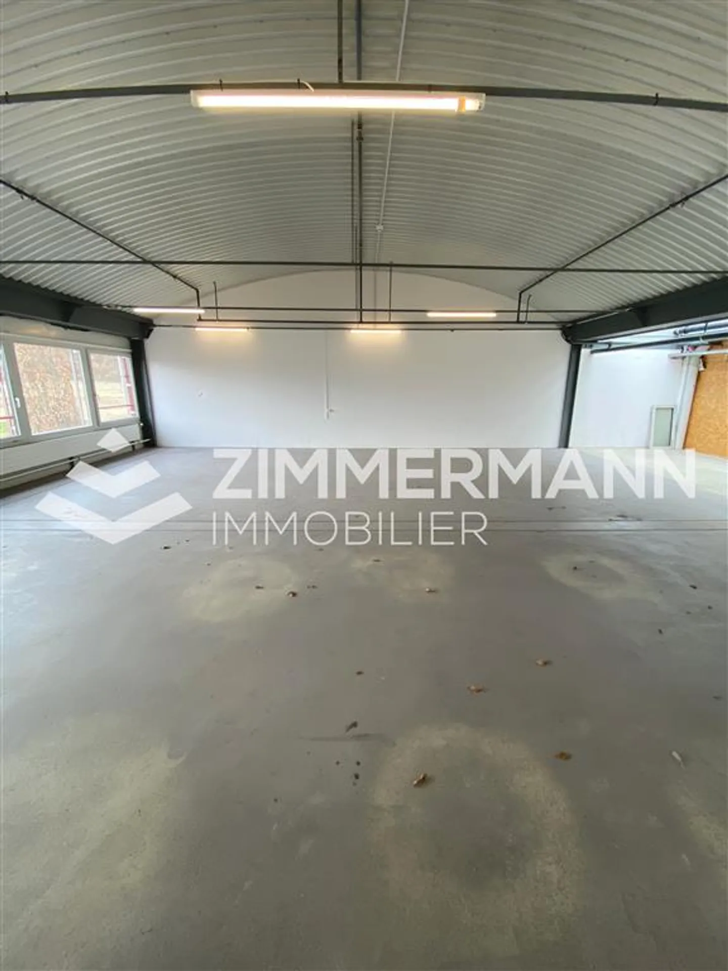 Commercial space, 246 sq ft - Photo 1 of 3