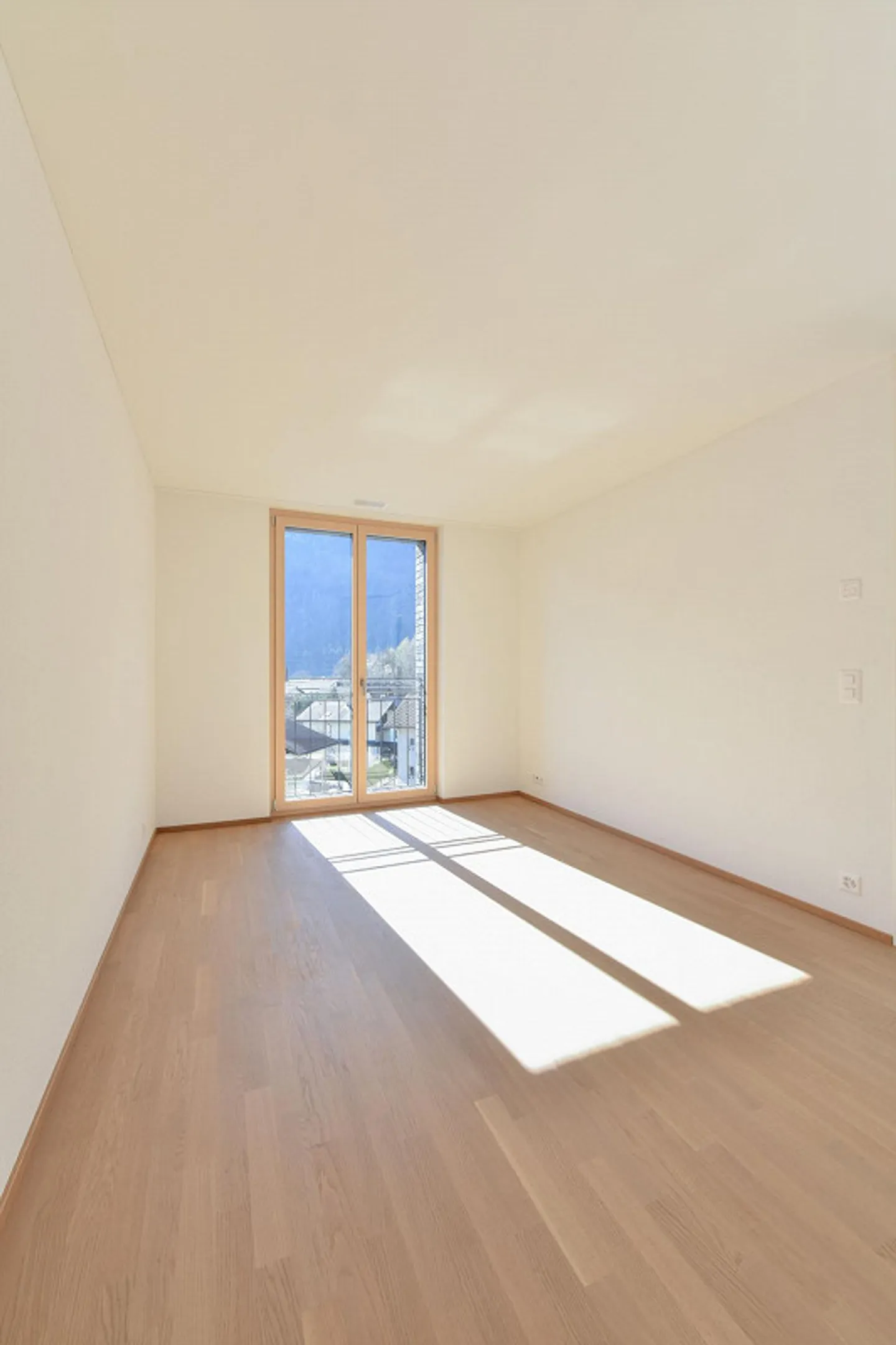 W302 | Attractive 3.5 room new apartment with highest comfort near the train station - Photo 3 of 8