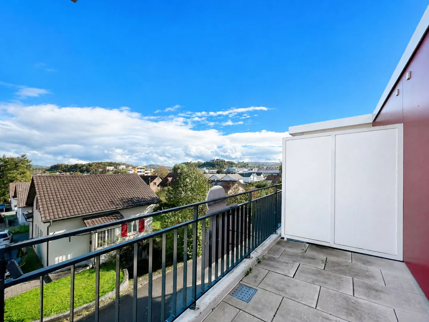 Un rêve de maison avec vue - Appartement penthouse exclusif avec grande terrasse et vue sur le château de Lenzburg - Photo 1 sur 9
