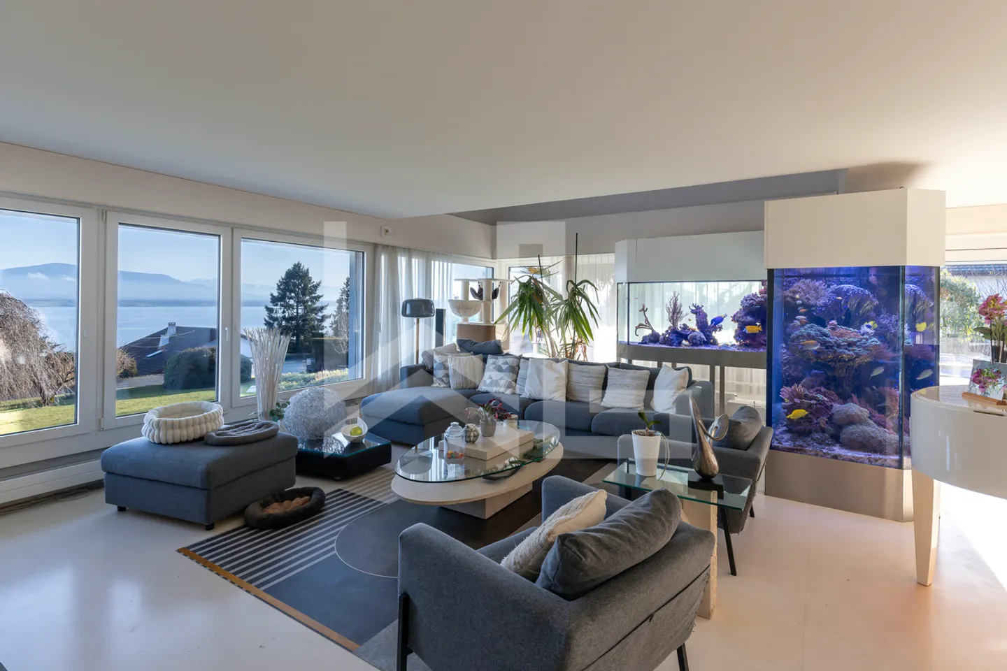 Superbe Villa Familiale avec Vue sur le Lac - Photo 3 sur 8