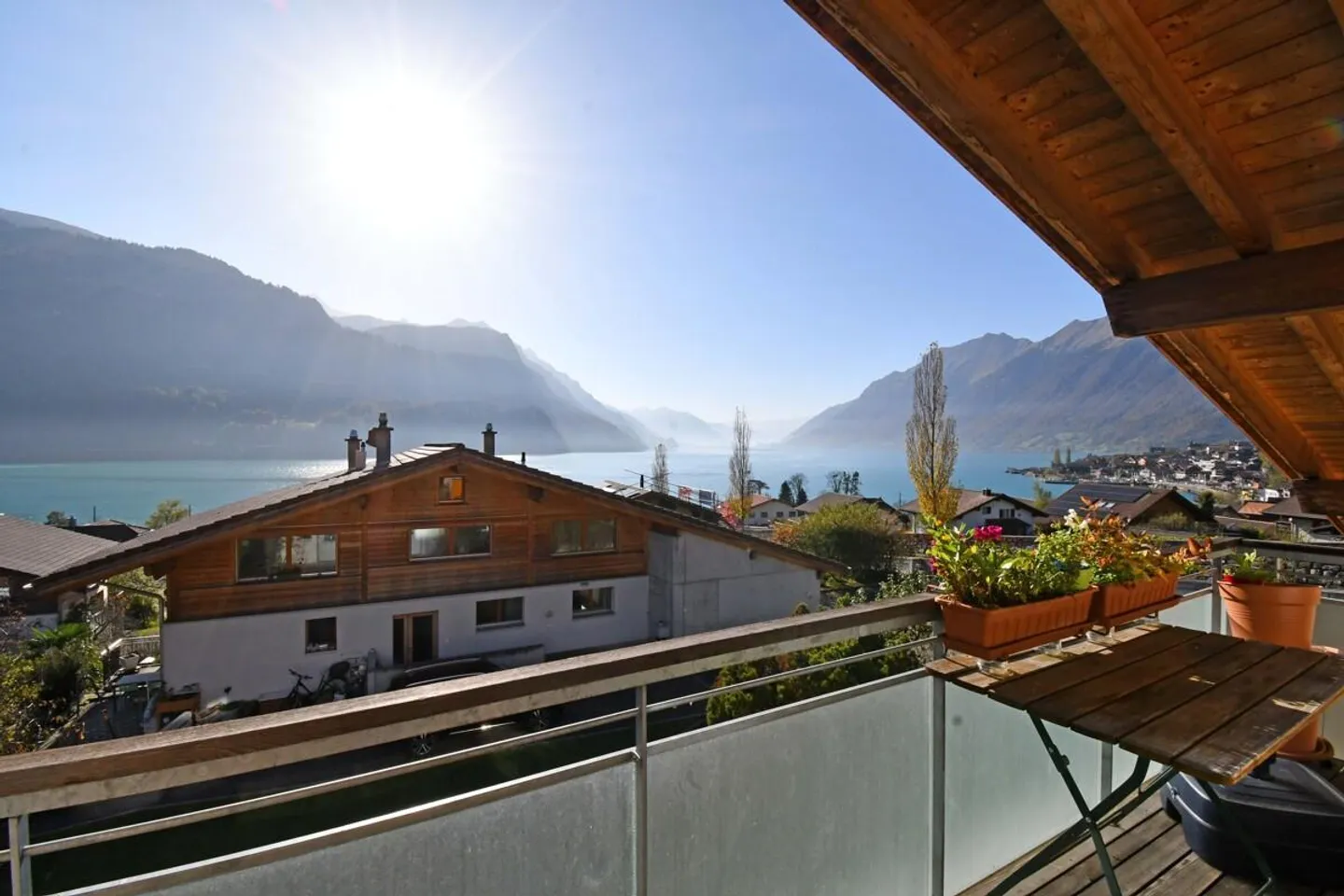 Un rêve de maison à Brienz – Appartement moderne de 2,5 pièces avec vue sur le lac - Photo 1 sur 7