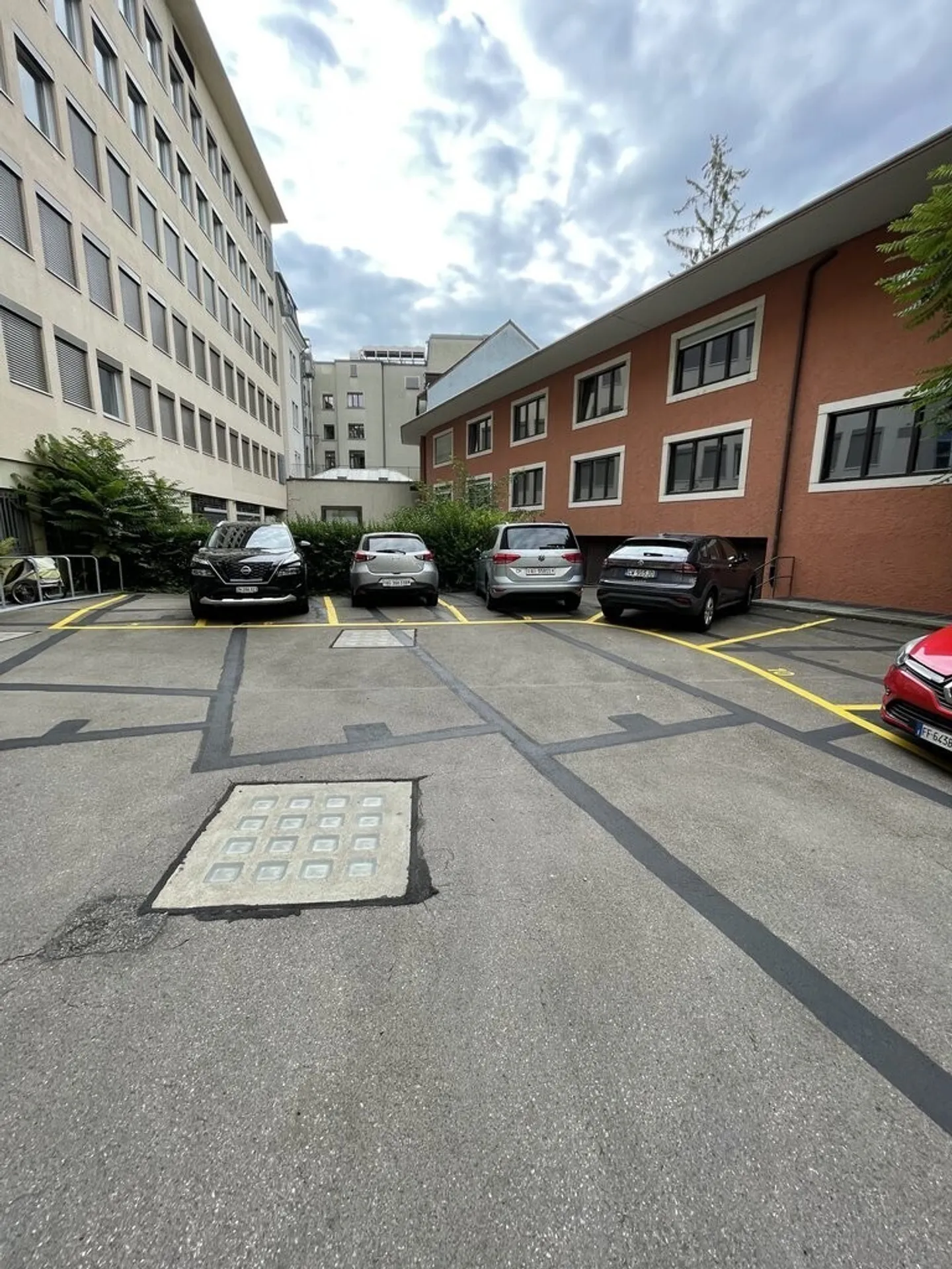 Posti auto in posizione centrale a Zurigo - Foto 2 di 3