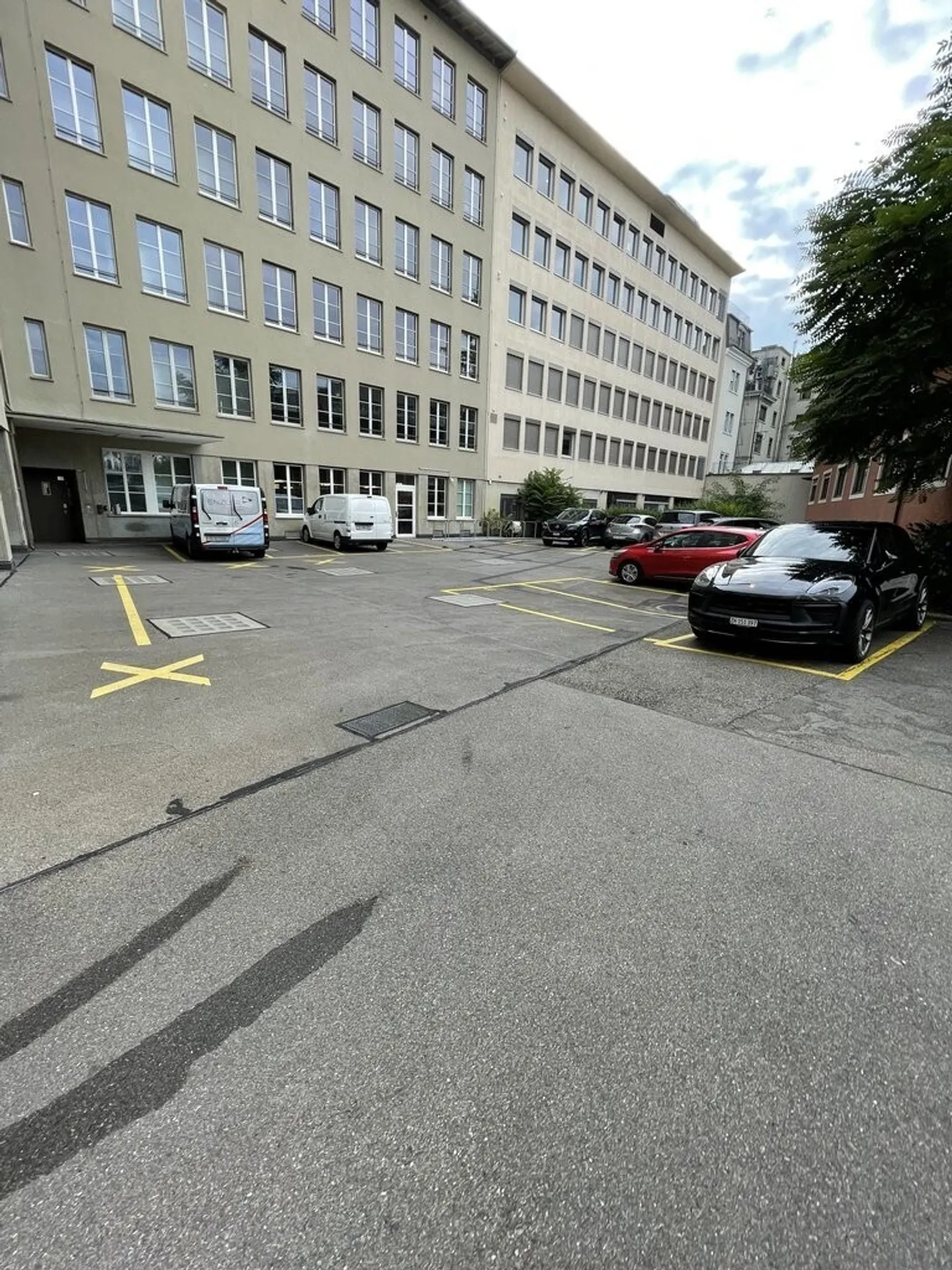 Posti auto in posizione centrale a Zurigo - Foto 3 di 3