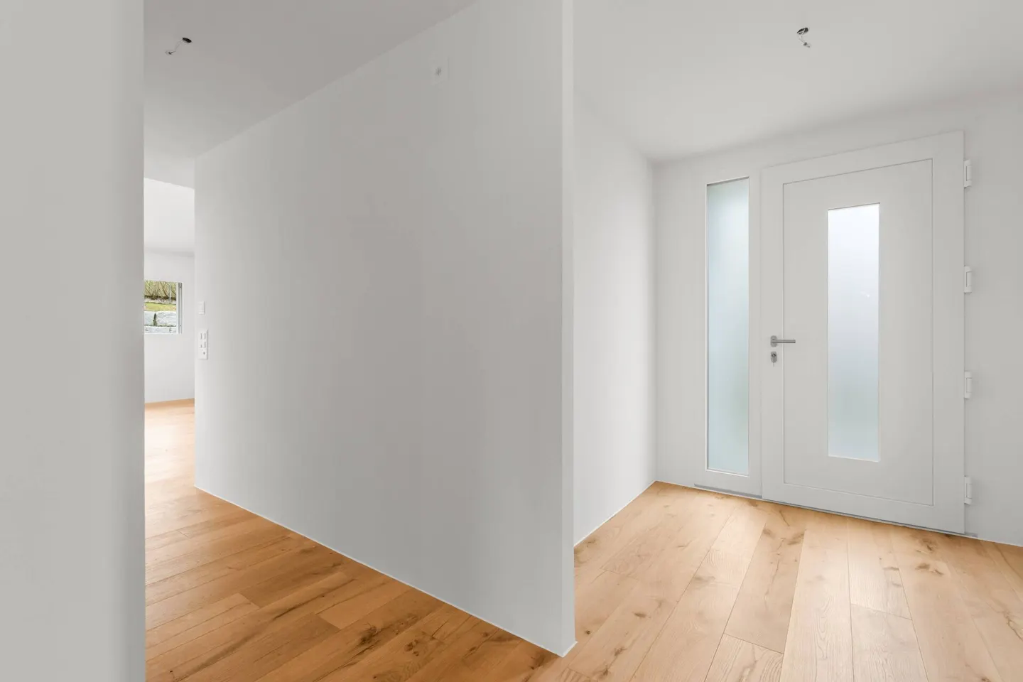 2025 Completely Renovated - 5.5 Room Detached House in Bergdietikon - Photo 12 of 31