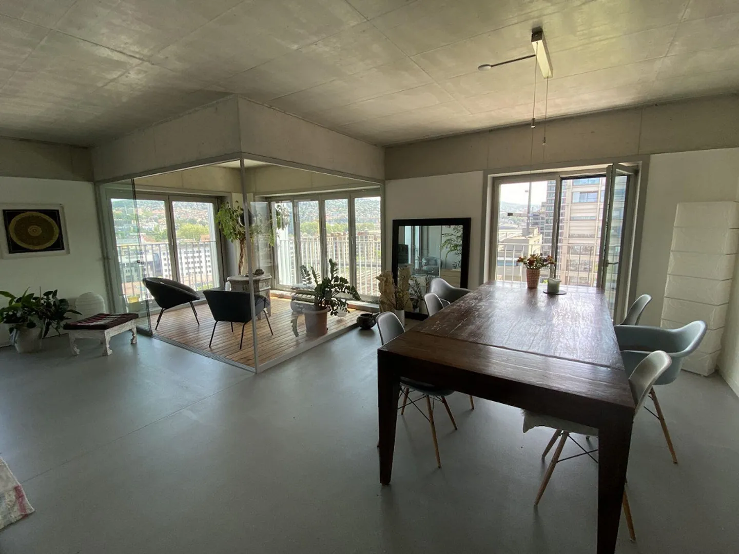 Spacious 4.5-room apartment 9_2 in the heart of Zurich - Photo 2 of 8