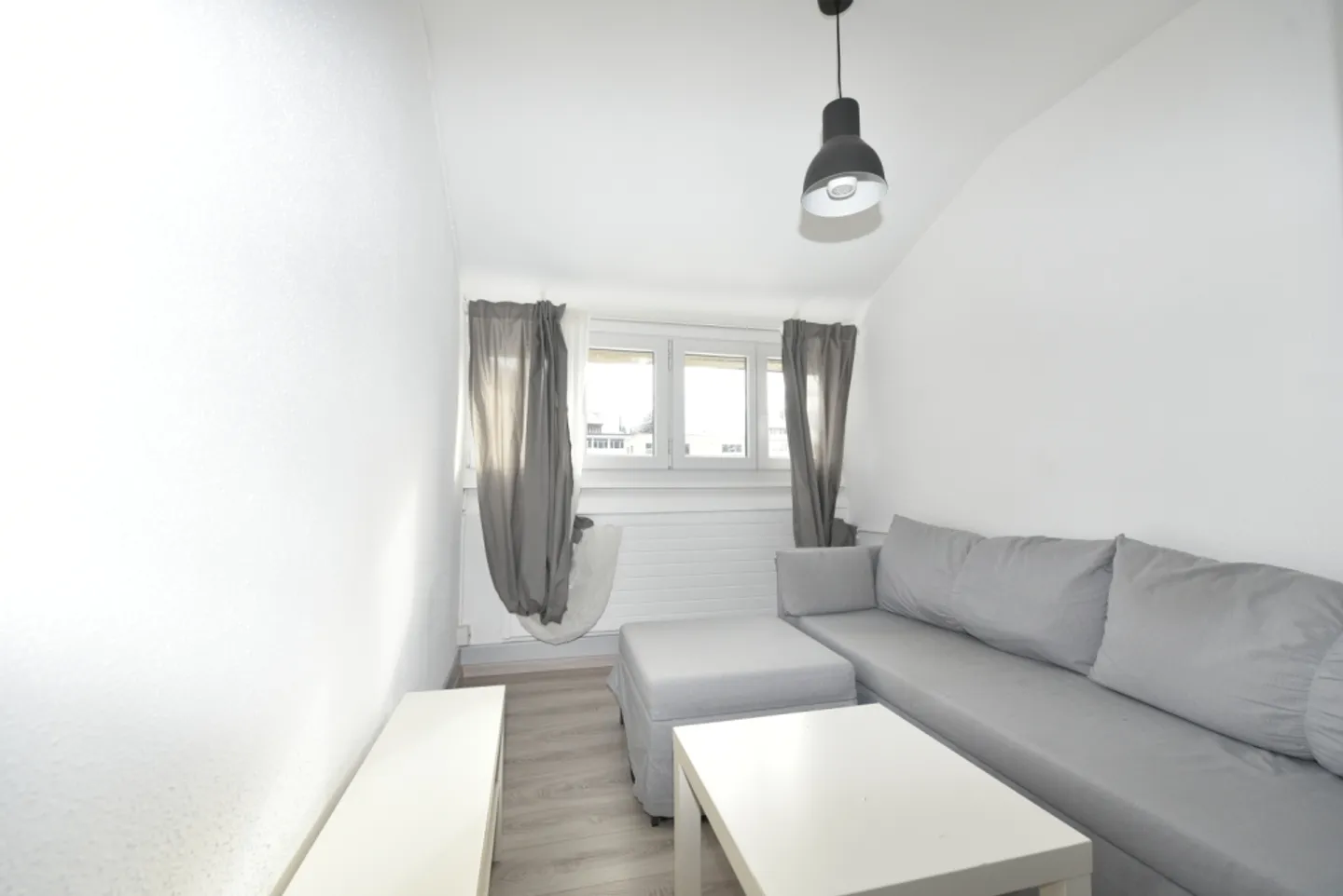 Furnished 2-room apartment - Photo 2 of 7