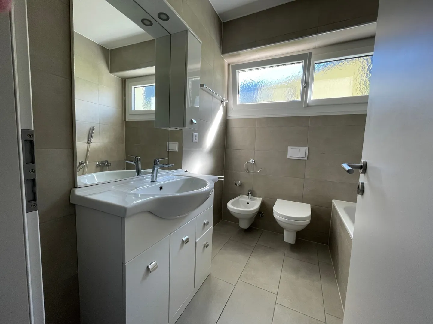 Semi-detached house for sale - Photo 8 of 10