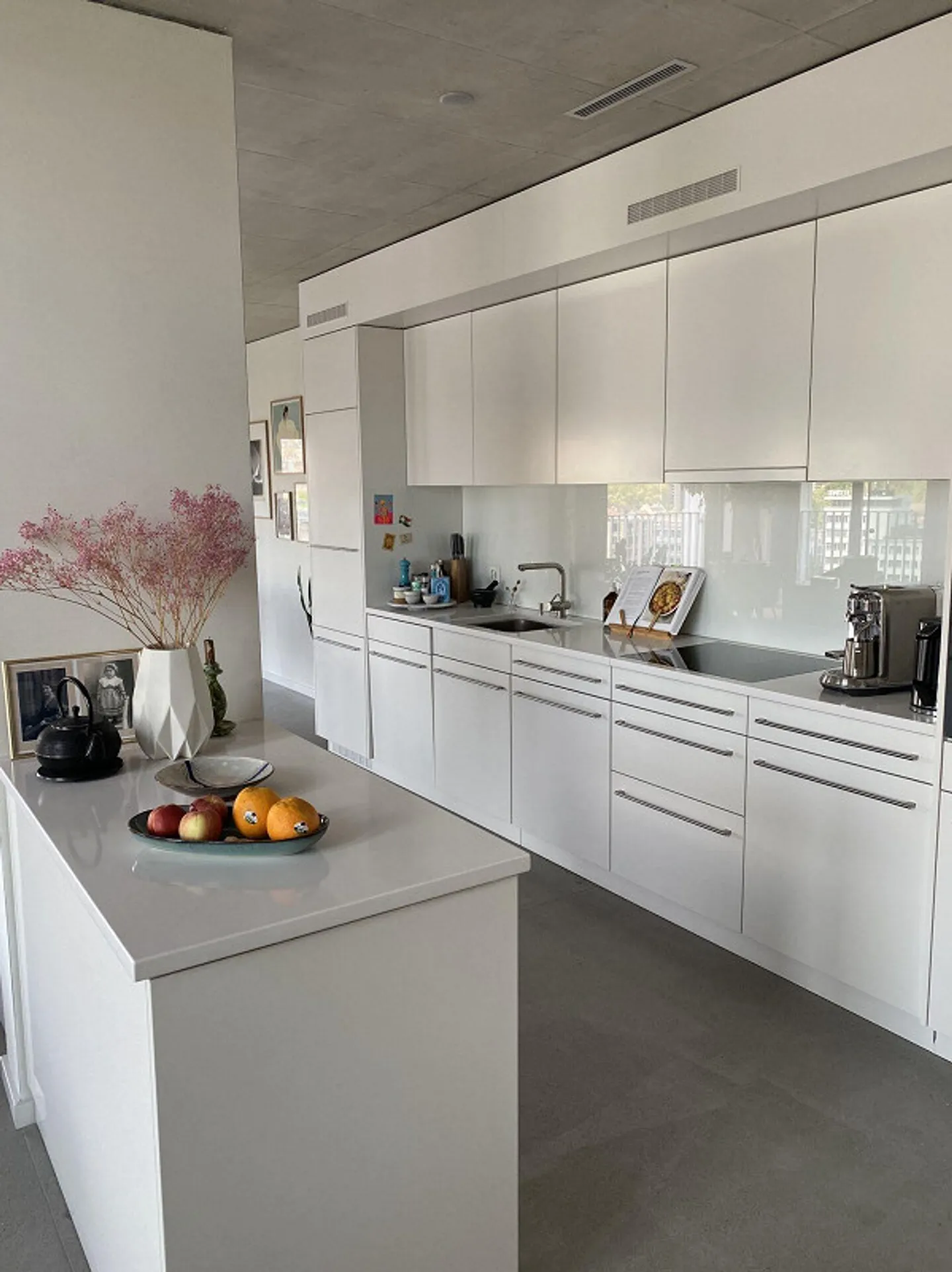 Spacious 4.5-room apartment 9_2 in the heart of Zurich - Photo 3 of 8