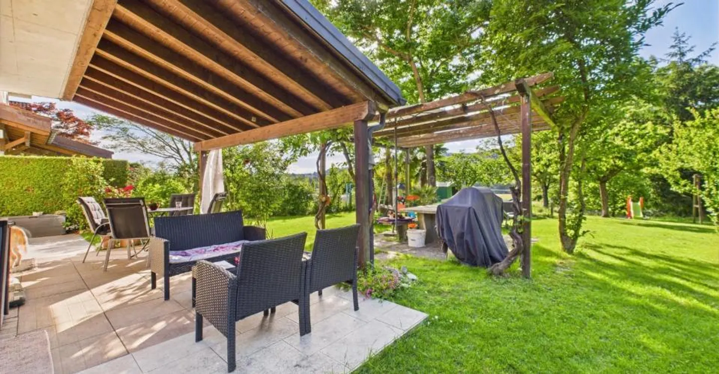 Tranquillità e natura: splendida piccola villa con grande giardino - Foto 10 di 12