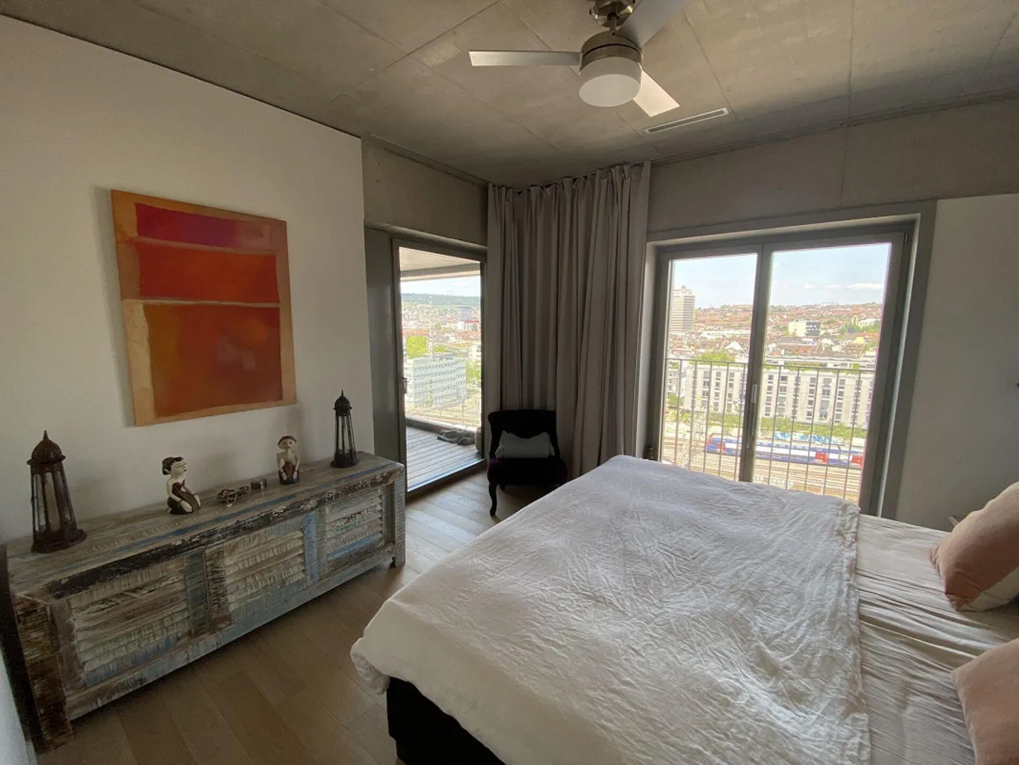 Spacious 4.5-room apartment 9_2 in the heart of Zurich - Photo 5 of 8