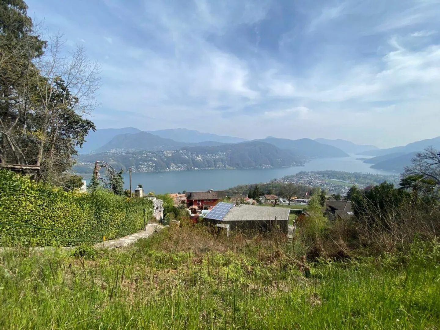 Terreno edificabile con vista lago - Foto 1 di 7