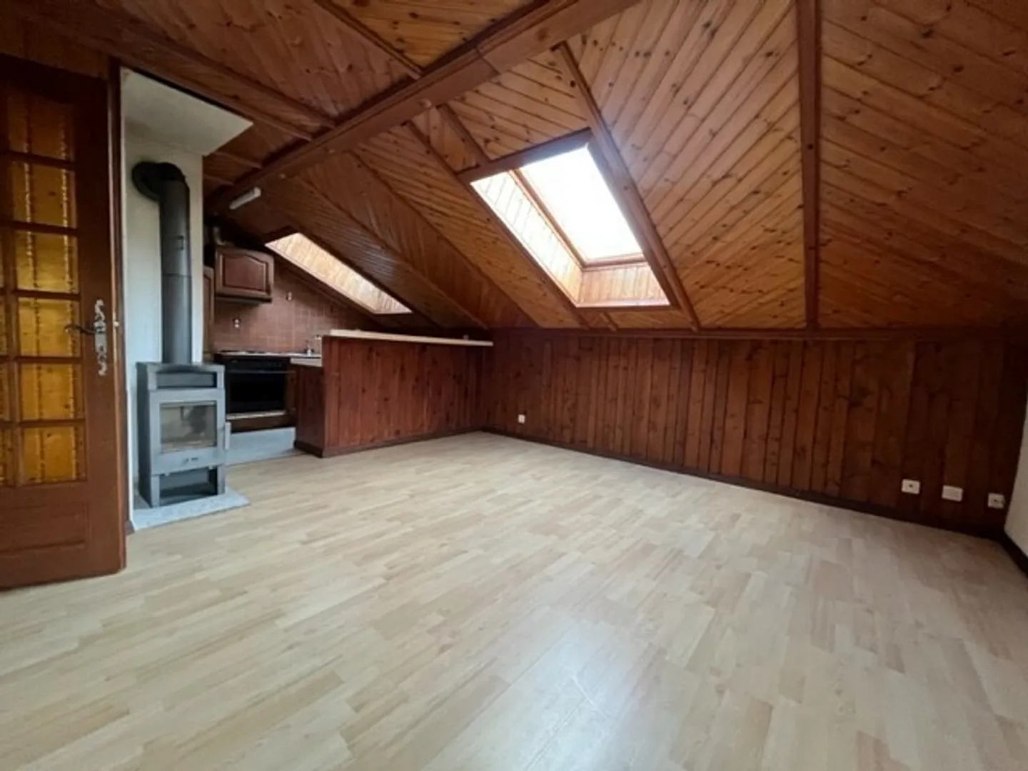 Apartment for rent - Photo 1 of 5